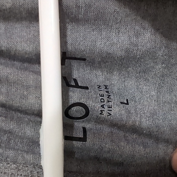 Loft Grey Tie-Neck Long Sleeve Blouse Size Large - Picture 2 of 5